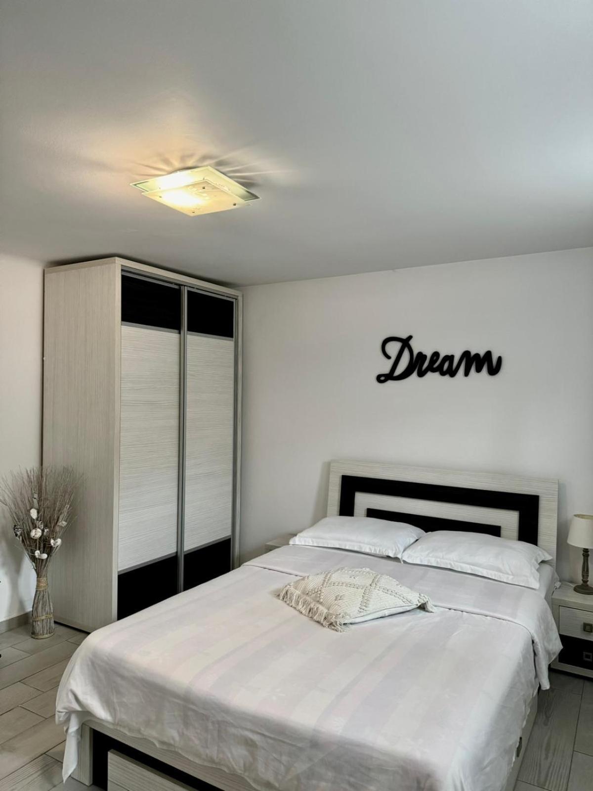 La Relax Apartment Brasov Exterior photo